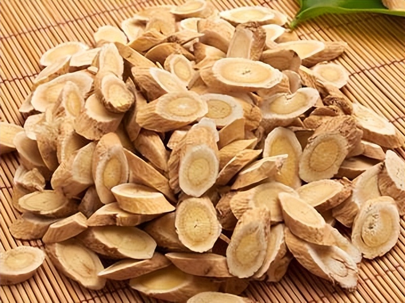 One liang of astragalus is worth one liang of gold, drinking